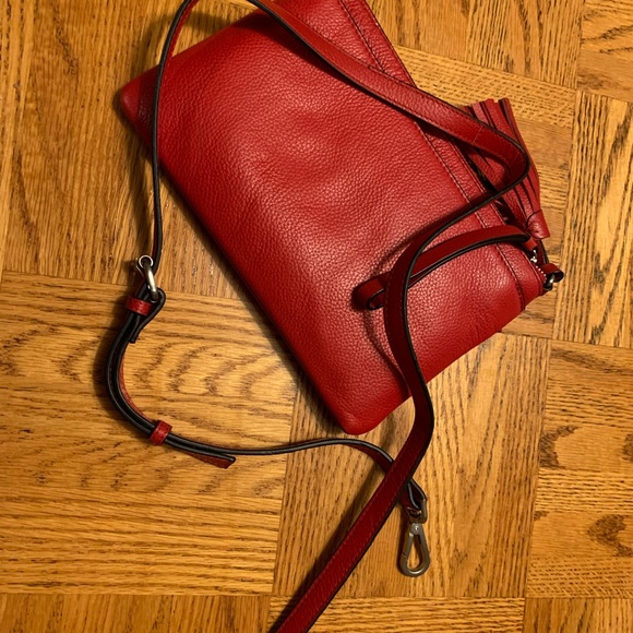 ❤️A Beautiful Red Leather Purse♥️ - Picture 3 of 9